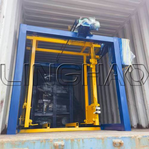 Advanced control system and mixer of QT4-26 block machine